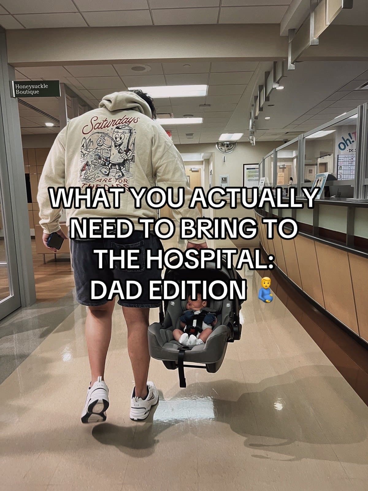 WHAT YOU ACTUALLY
NEED TO BRING TO
THE HOSPITAL:
DAD EDITION 🫃