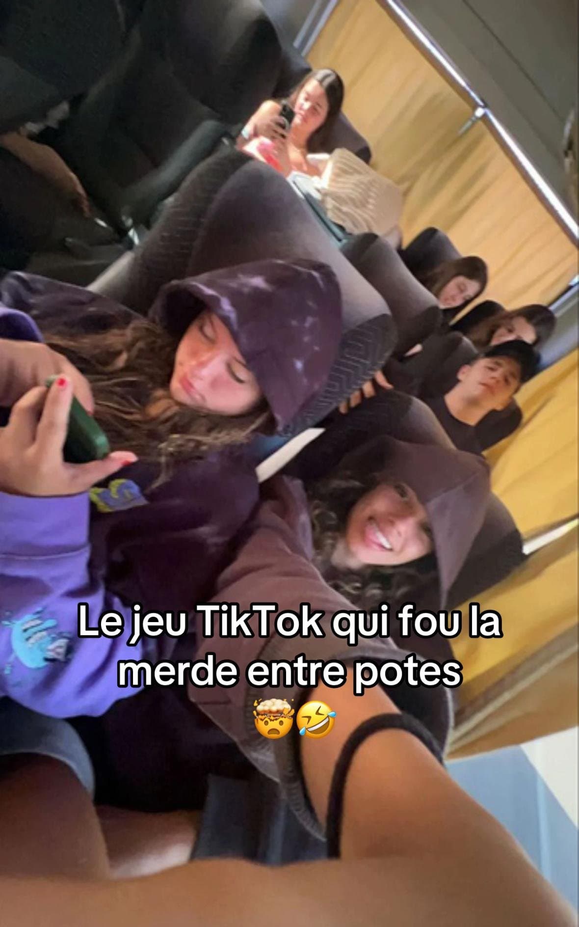 Le jeu TikTok qui fou la
merde entre potes
🤯🤣