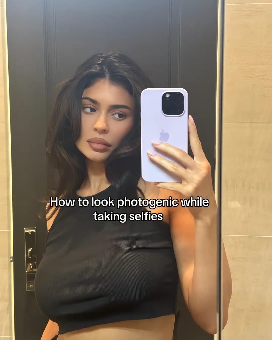 How to look photogenic while
taking selfies