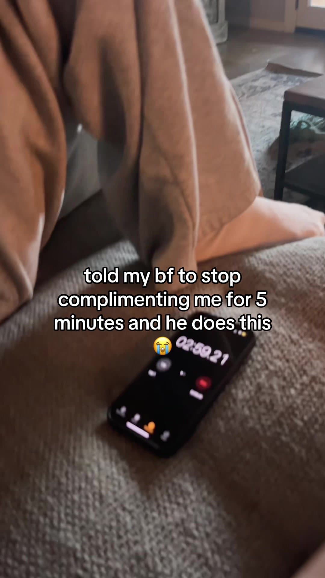 told my bf to stop
complimenting me for 5
minutes and he does this
😭