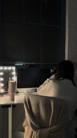 When you feel guilty for not studying
But still not studying
READ CAPTION