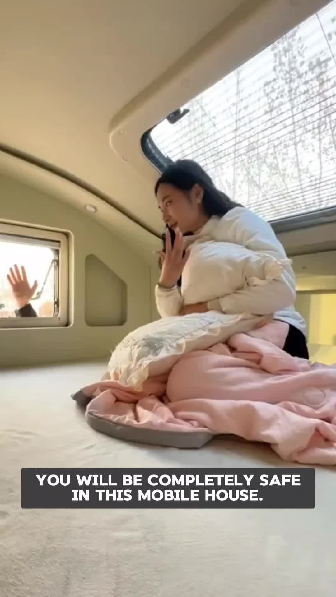 Travel viral content